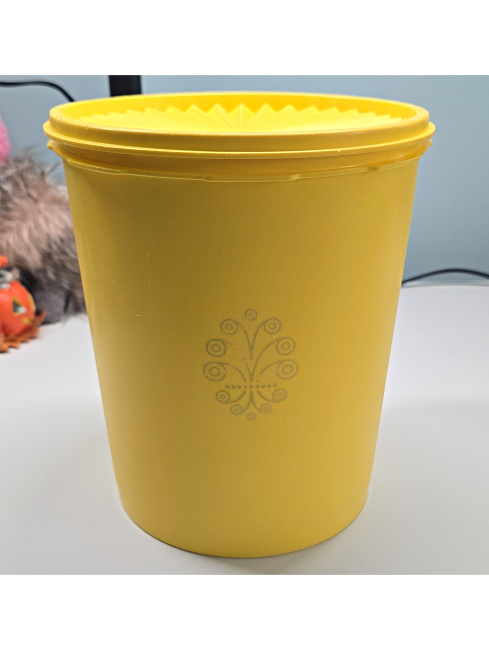 Tupperware Vintage Yellow Floral Round Canister Set w/ Lid MPN 805-8 807-2